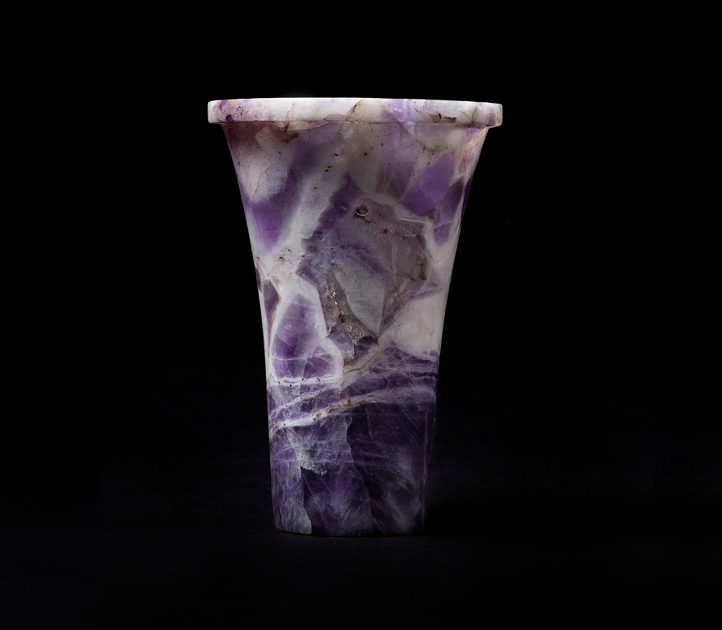Amethystine Quartz OIntment Vase
